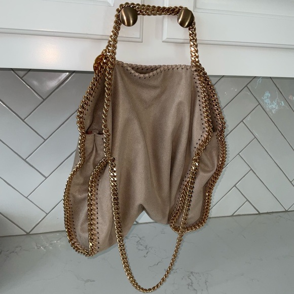 Stella McCartney Falabella Cream Shoulder Bag with Gold Chain - Picture 2 of 16